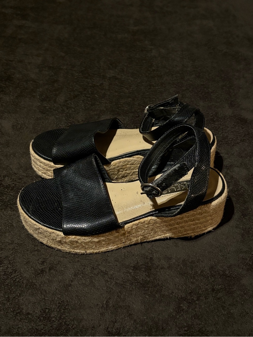 Krush Platform Sandals - Picture 3 of 10